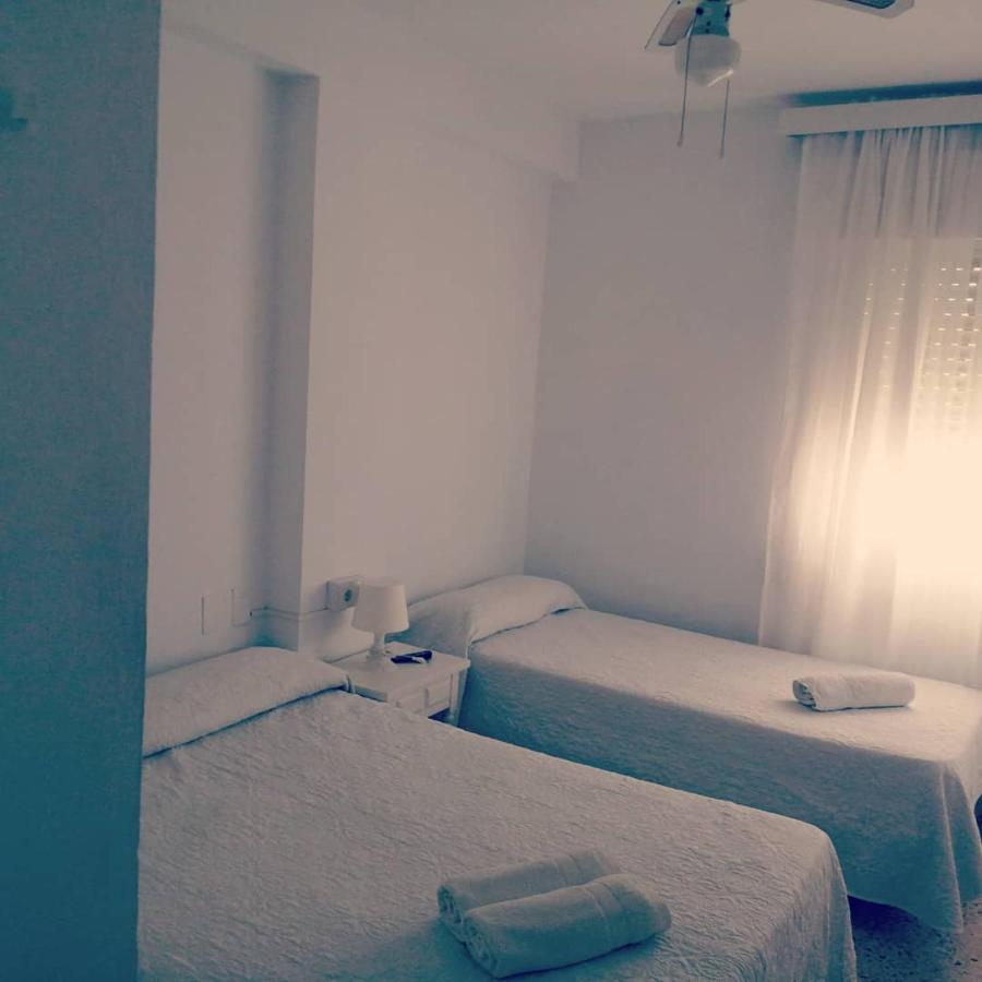 Hostal La Parada Hotel Huelva Bagian luar foto